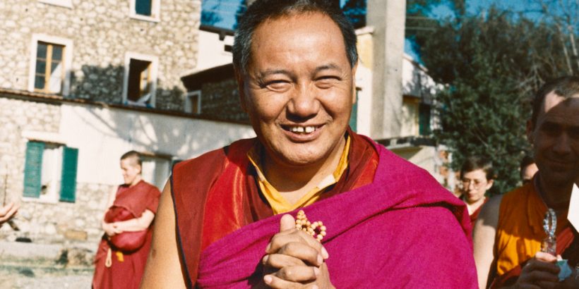 (15250_ng.psd) Lama Yeshe addressing western monks and nuns at Istituto Lama Tsongkhapa, Italy, 1983. Photos donated by Merry Colony.