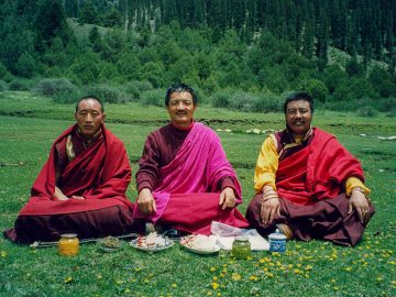 Tulku Jigpo, Tulku Thondup, and Tulku Long-yang (5th Dodrupchen) at theDodrupchen Monestary